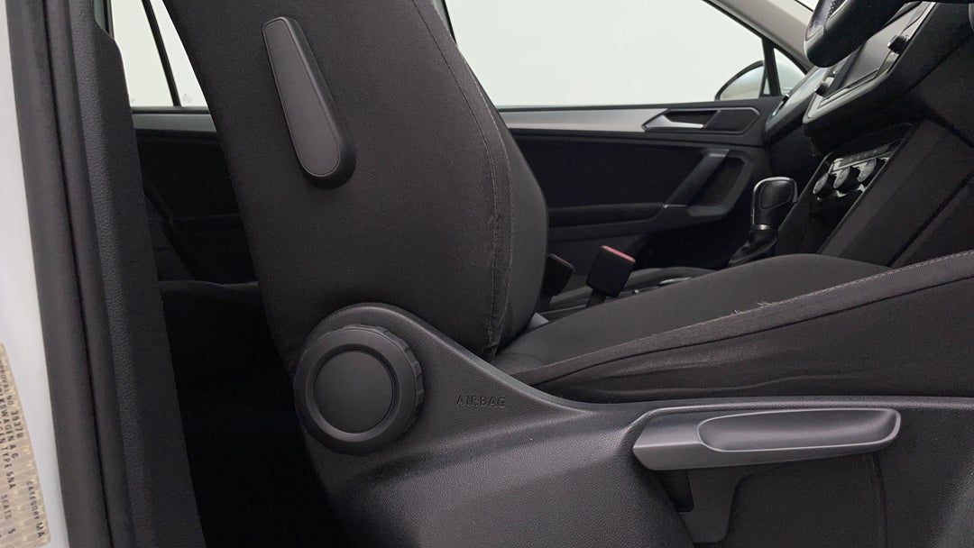 2016 Volkswagen Tiguan 132 Tsi Comfortline, Automatic, 89463 km, Drivers Side Adjustment Panel