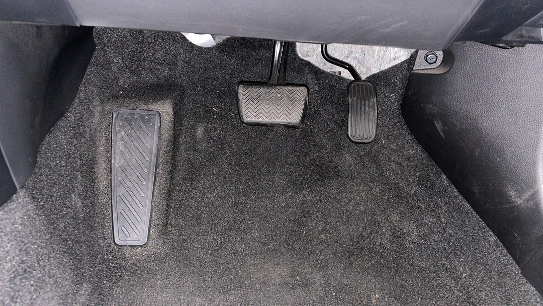 2019 Toyota Corolla Ascent Sport Hybrid, Automatic, 69034 km, Pedals and Footmat