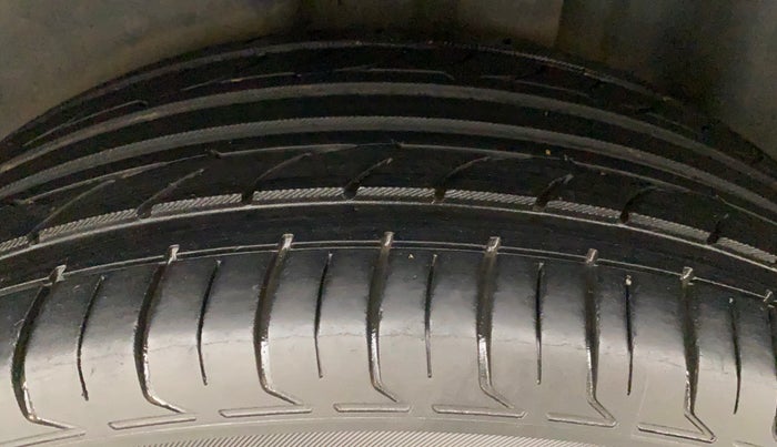 2018 Skoda Rapid 1.6 MPI STYLE PLUS MT, Petrol, Manual, 94,651 km, Left Rear Tyre Tread