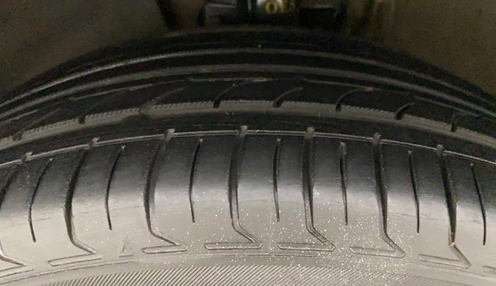 2018 Skoda Rapid 1.6 MPI STYLE PLUS MT, Petrol, Manual, 94,651 km, Left Front Tyre Tread