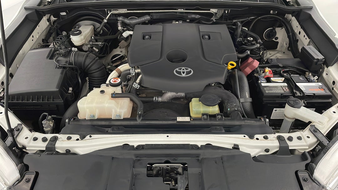 2016 Toyota Hilux Sr (4x4), Manual, 125408 km, Open Bonnet (Engine)