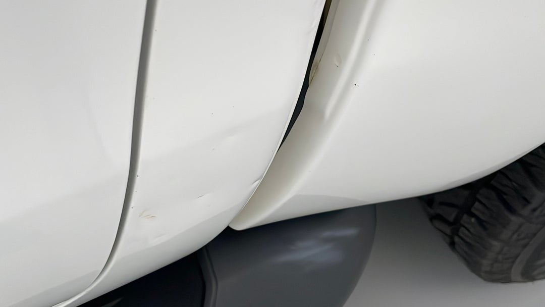 2016 Toyota Hilux Sr (4x4), Manual, 125408 km, Quarter Panel Rear LHS Dent