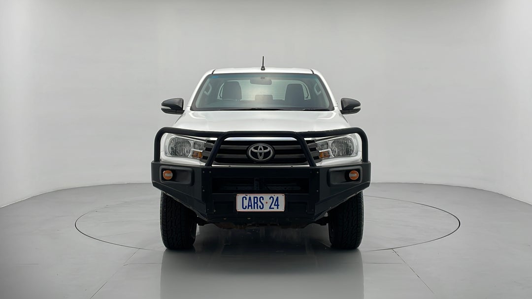 2016 Toyota Hilux Sr (4x4), Manual, 125408 km, Front View