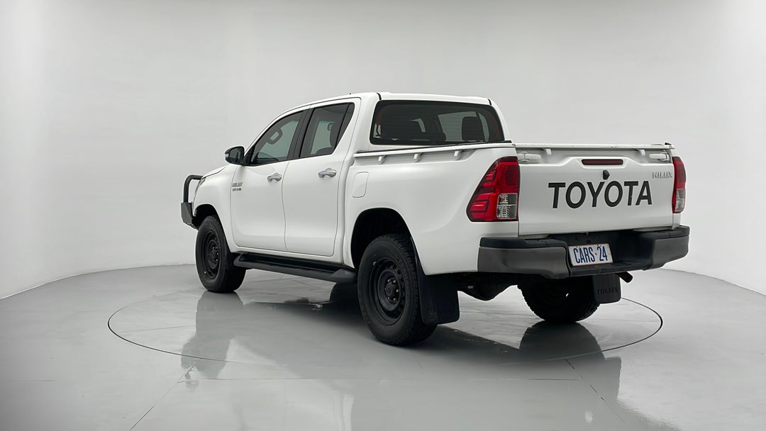 2016 Toyota Hilux Sr (4x4), Manual, 125408 km, Left Back Diagonal (45- Degree) View