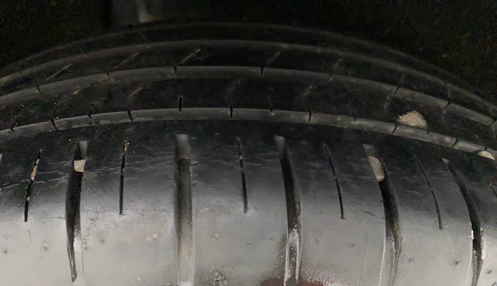 2016 Maruti Baleno ZETA CVT PETROL 1.2, Petrol, Automatic, 68,323 km, Right Rear Tyre Tread