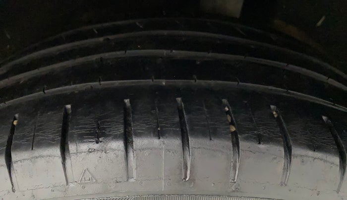 2016 Maruti Baleno ZETA CVT PETROL 1.2, Petrol, Automatic, 68,323 km, Left Rear Tyre Tread