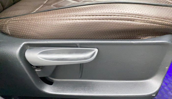 2020 Volkswagen Polo COMFORTLINE PLUS 1.0L MPI, Petrol, Manual, 42,030 km, Driver Side Adjustment Panel