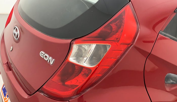 2017 Hyundai Eon ERA PLUS (O), Petrol, Manual, 30,119 km, Right tail light - Reverse gear light not functional