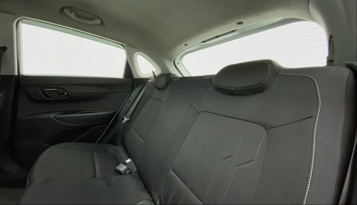 2020 Hyundai NEW I20 SPORTZ 1.2 AT, Petrol, Automatic, 76,360 km, Right Side Rear Door Cabin