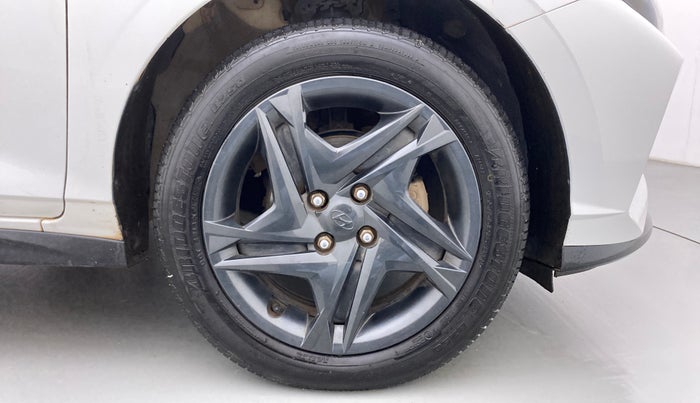 2020 Hyundai NEW I20 SPORTZ 1.2 AT, Petrol, Automatic, 76,360 km, Right Front Wheel