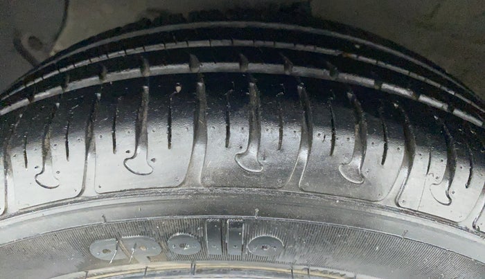 2014 Hyundai Grand i10 SPORTZ 1.2 KAPPA VTVT, Petrol, Manual, 47,072 km, Left Front Tyre Tread
