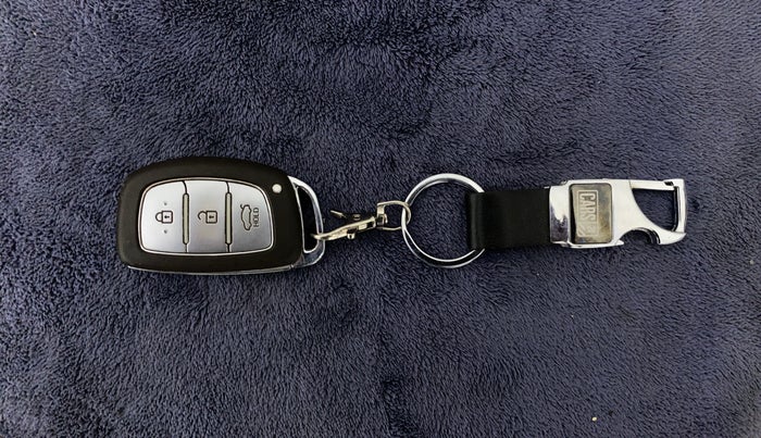 2014 Hyundai Grand i10 SPORTZ 1.2 KAPPA VTVT, Petrol, Manual, 47,072 km, Key Close Up