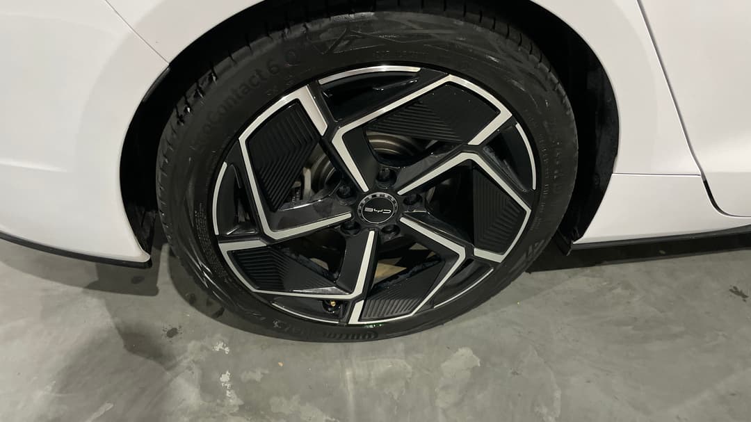 2024 Byd Seal Performance, Automatic, 24690 km, Right Rear Wheel