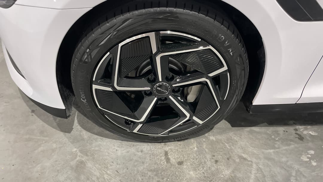 2024 Byd Seal Performance, Automatic, 24690 km, Left Front Wheel