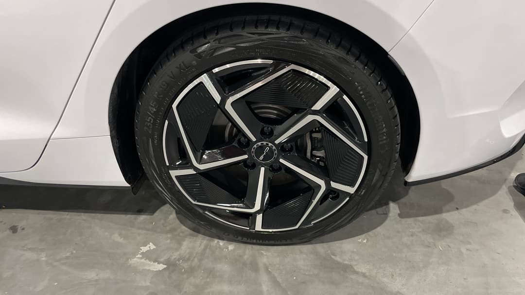 2024 Byd Seal Performance, Automatic, 24690 km, Left Rear Wheel