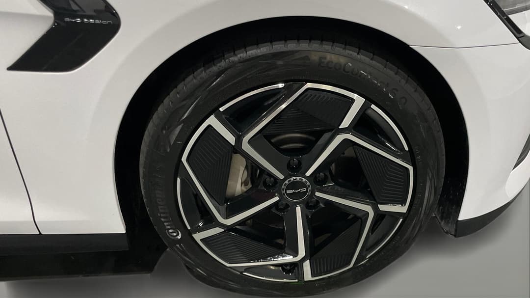 2024 Byd Seal Performance, Automatic, 24690 km, Right Front Wheel