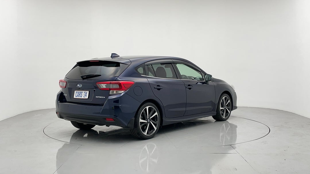 Right Back Diagonal (45- Degree) View