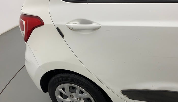 2017 Hyundai Grand i10 MAGNA 1.2 KAPPA VTVT, Petrol, Manual, 38,881 km, Right quarter panel - Minor scratches