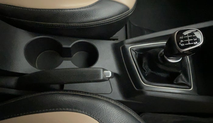 2016 Hyundai Elite i20 ASTA 1.4 CRDI (O), Diesel, Manual, 77,244 km, Gear Lever