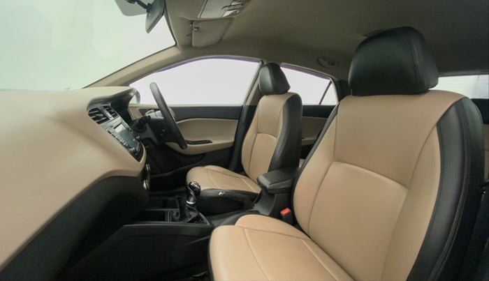 2016 Hyundai Elite i20 ASTA 1.4 CRDI (O), Diesel, Manual, 77,244 km, Right Side Front Door Cabin