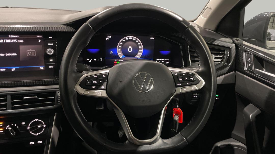2024 Volkswagen Polo Life, Automatic, 25134 km, Steering Wheel Close-up