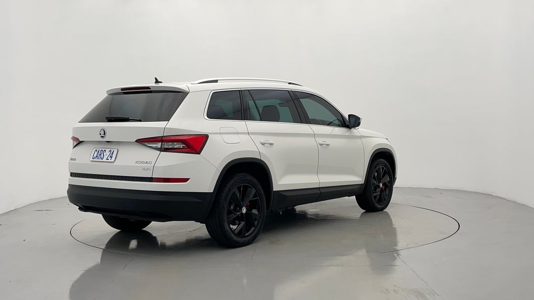 Right Back Diagonal (45- Degree) View