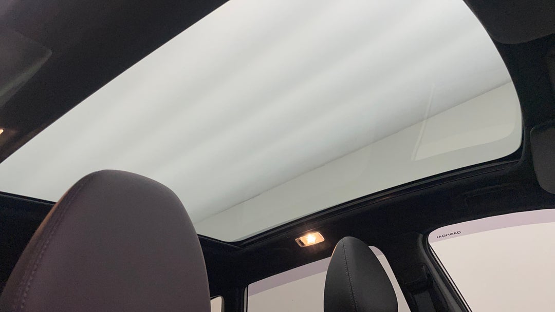 Interior Sunroof/Moonroof