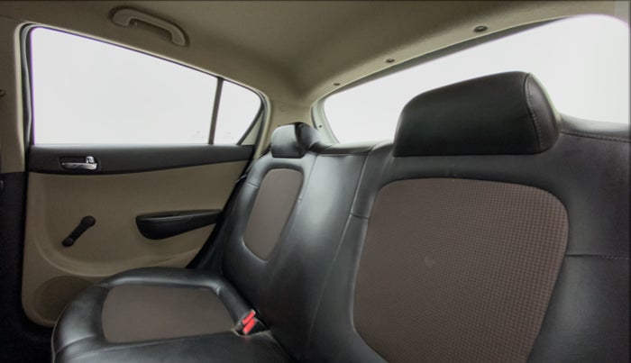 2013 Hyundai i20 ERA 1.4 CRDI, Diesel, Manual, Right Side Rear Door Cabin