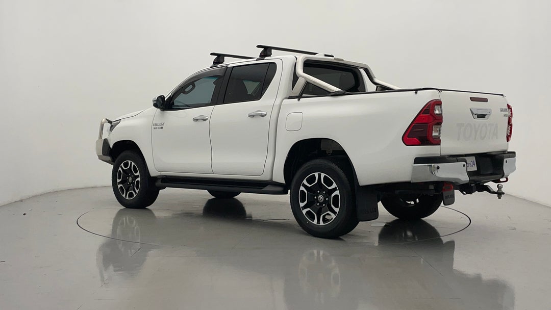 2022 Toyota Hilux Sr5 (4x4), Automatic, 59175 km, Left Back Diagonal (45- Degree) View