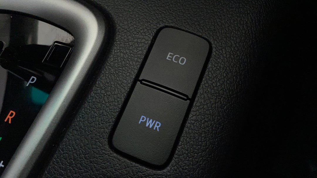 2022 Toyota Hilux Sr5 (4x4), Automatic, 59175 km, Utility Switches/Buttons