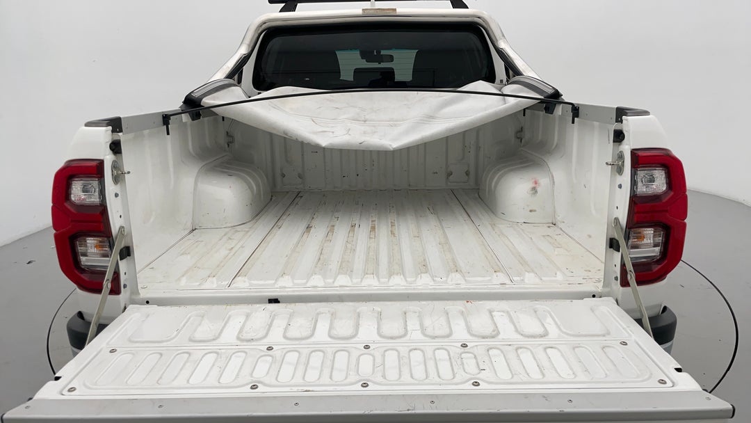 2022 Toyota Hilux Sr5 (4x4), Automatic, 59175 km, Boot Inside View