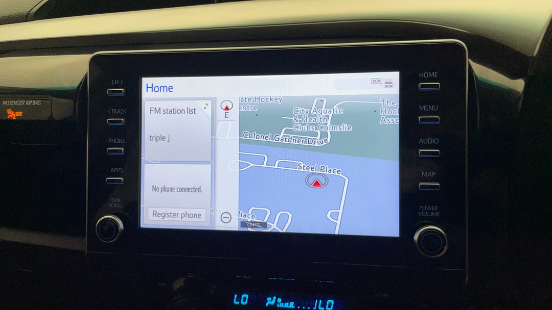 2022 Toyota Hilux Sr5 (4x4), Automatic, 59175 km, Infotainment System