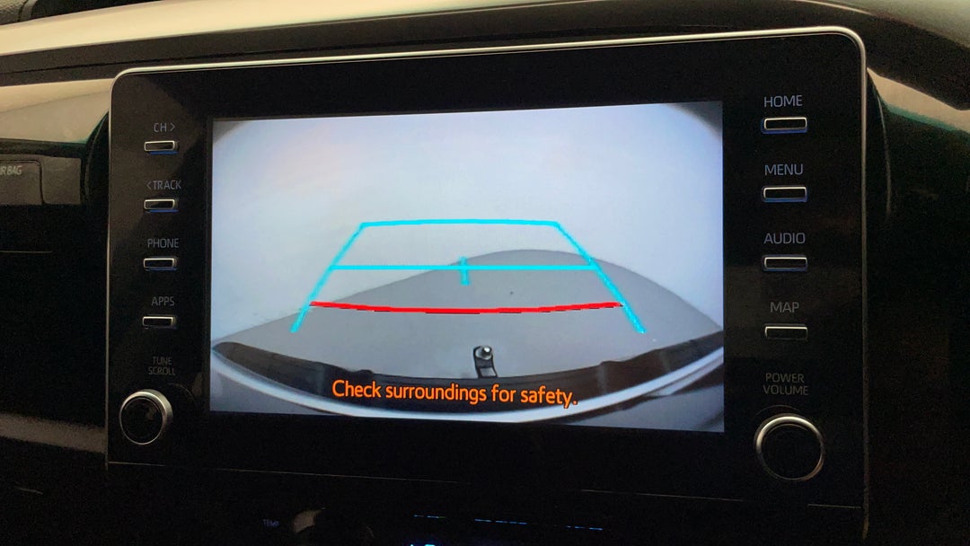 2022 Toyota Hilux Sr5 (4x4), Automatic, 59175 km, Parking Camera