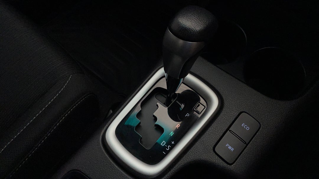 2022 Toyota Hilux Sr5 (4x4), Automatic, 59175 km, Gear Lever 