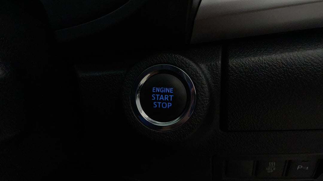 2022 Toyota Hilux Sr5 (4x4), Automatic, 59175 km, Keyless / Button Start