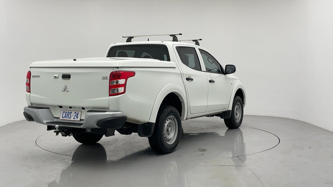 Right Back Diagonal (45- Degree) View