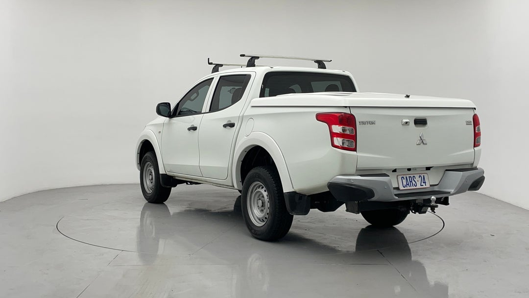 Left Back Diagonal (45- Degree) View