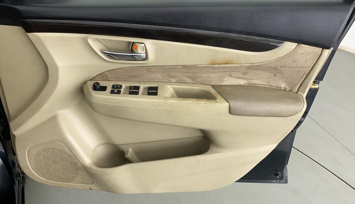 2015 Maruti Ciaz VXI, Petrol, Manual, 43,748 km, Driver Side Door Panels Control