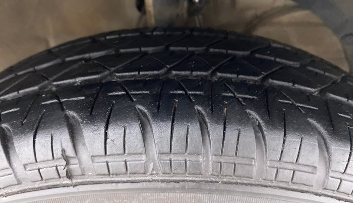 2018 Maruti Dzire VDI, Diesel, Manual, 78,859 km, Right Front Tyre Tread