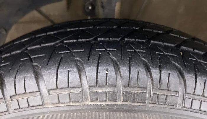 2018 Maruti Dzire VDI, Diesel, Manual, 78,859 km, Left Front Tyre Tread