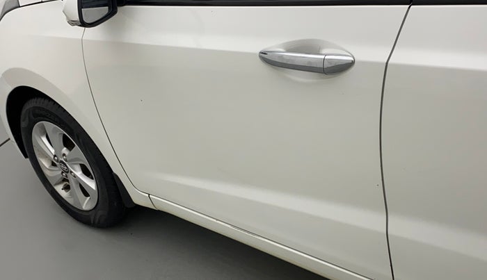 2018 Hyundai Xcent SX 1.2, Petrol, Manual, 60,287 km, Front passenger door - Paint has faded
