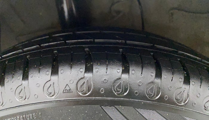 2018 Hyundai Xcent SX 1.2, Petrol, Manual, 60,287 km, Right Rear Tyre Tread