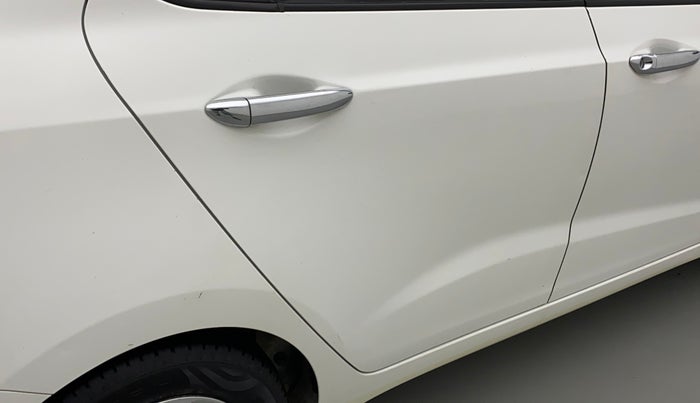 2018 Hyundai Xcent SX 1.2, Petrol, Manual, 60,287 km, Right rear door - Slightly dented