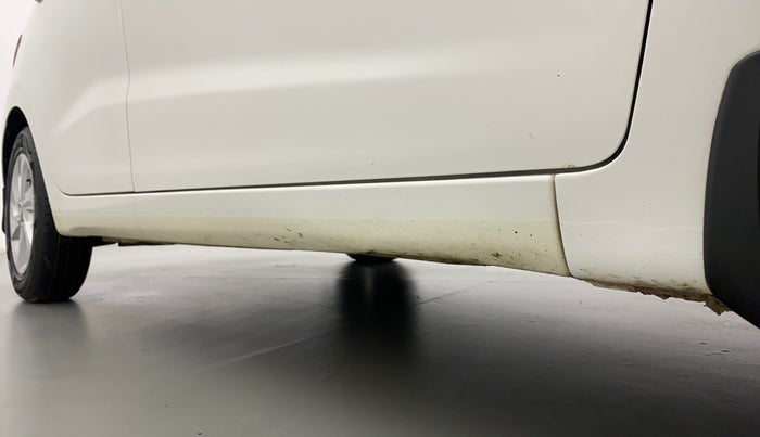 2018 Hyundai Xcent SX 1.2, Petrol, Manual, 60,287 km, Right running board - Paint has minor damage