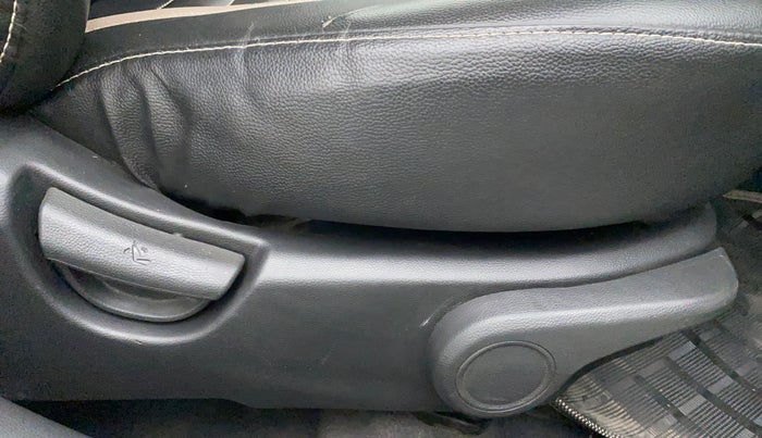 2018 Hyundai Xcent SX 1.2, Petrol, Manual, 60,287 km, Driver Side Adjustment Panel