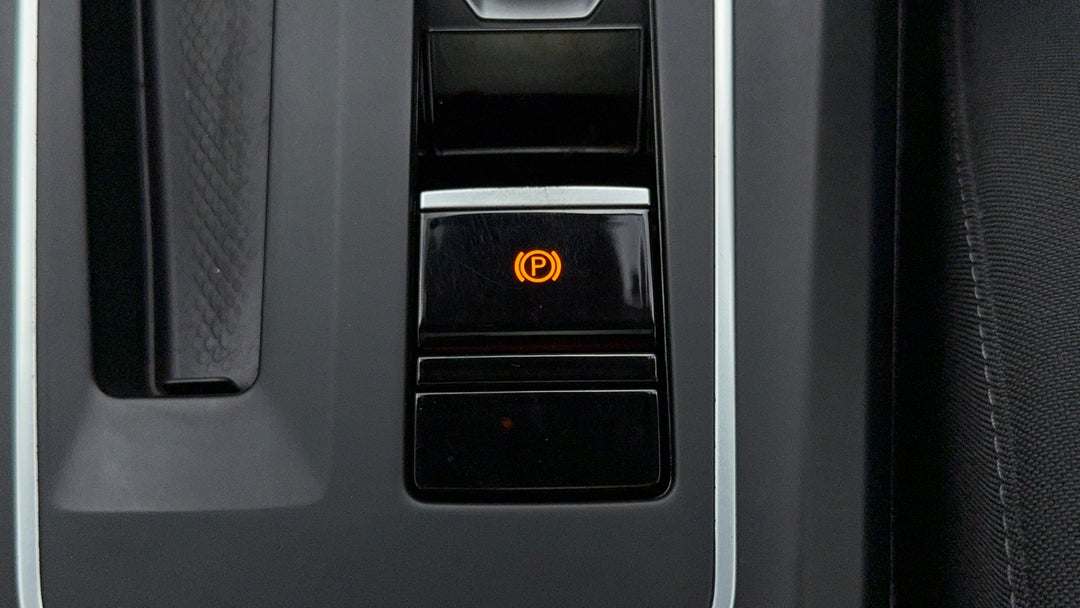 2021 Volkswagen Golf 110tsi Life, Automatic, 86909 km, Handbrake