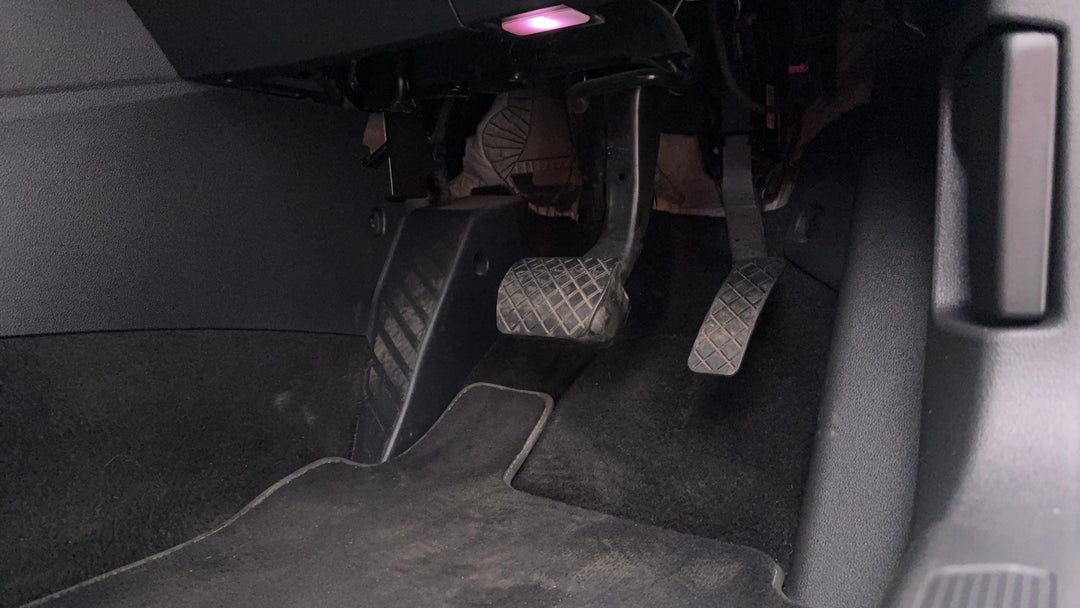 2021 Volkswagen Golf 110tsi Life, Automatic, 86909 km, Pedals and Footmat