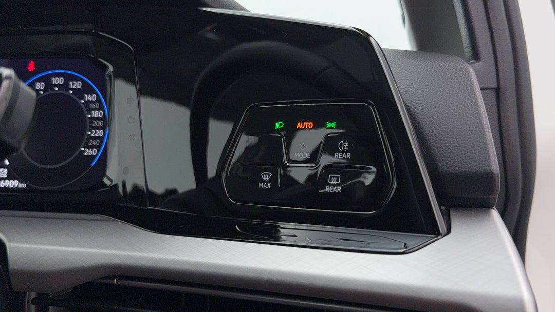 2021 Volkswagen Golf 110tsi Life, Automatic, 86909 km, Utility Switches/Buttons