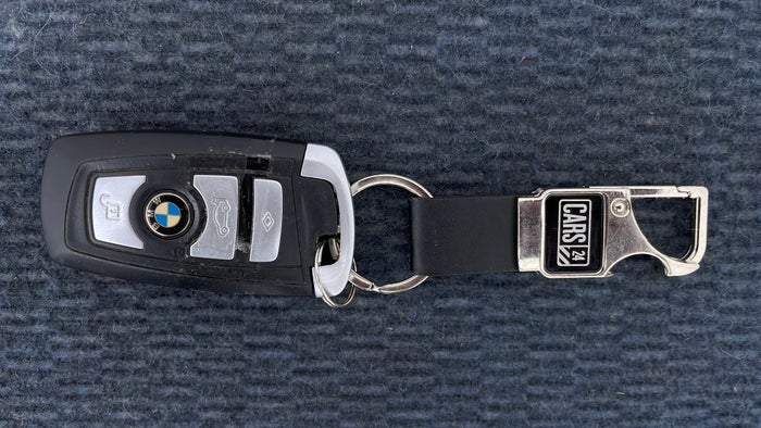 BMW 520I-Key Close-up