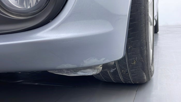 BMW 520I-Bumper Front Scratch